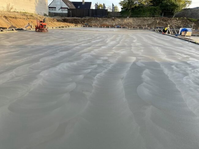 Pudsning eller Glitning af Beton gulve med helikopter