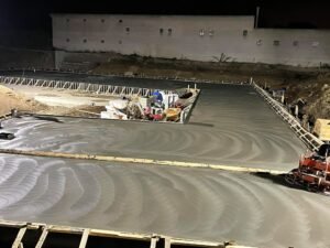  Pudsning eller Glitning af Beton gulve med helikopter